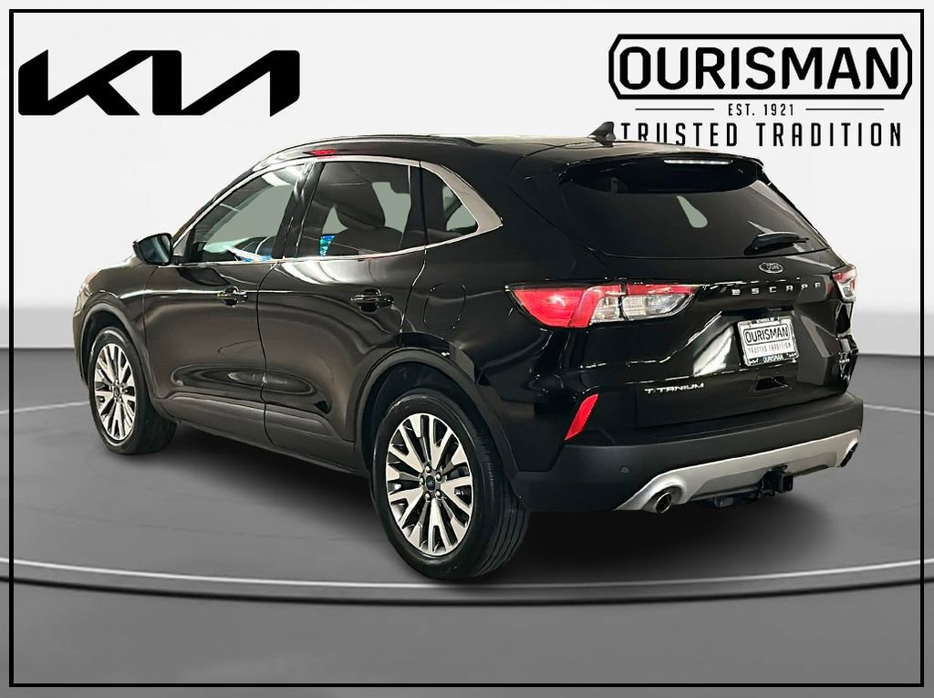 Used 2022 Ford Escape Titanium w/ Class II Trailer Tow Package image 3