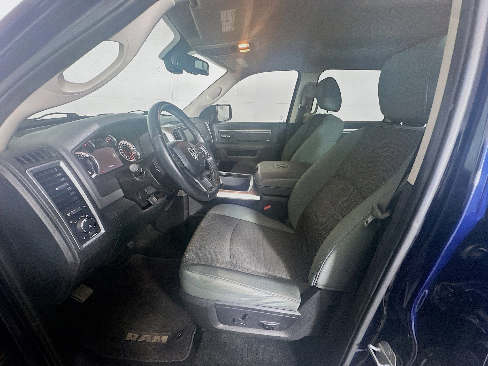 Used 2015 RAM 1500 Lone Star RWD image 13