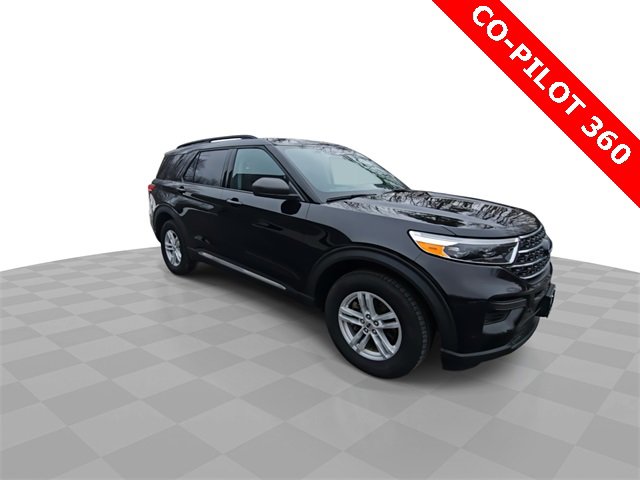 Used 2021 Ford Explorer XLT image 2