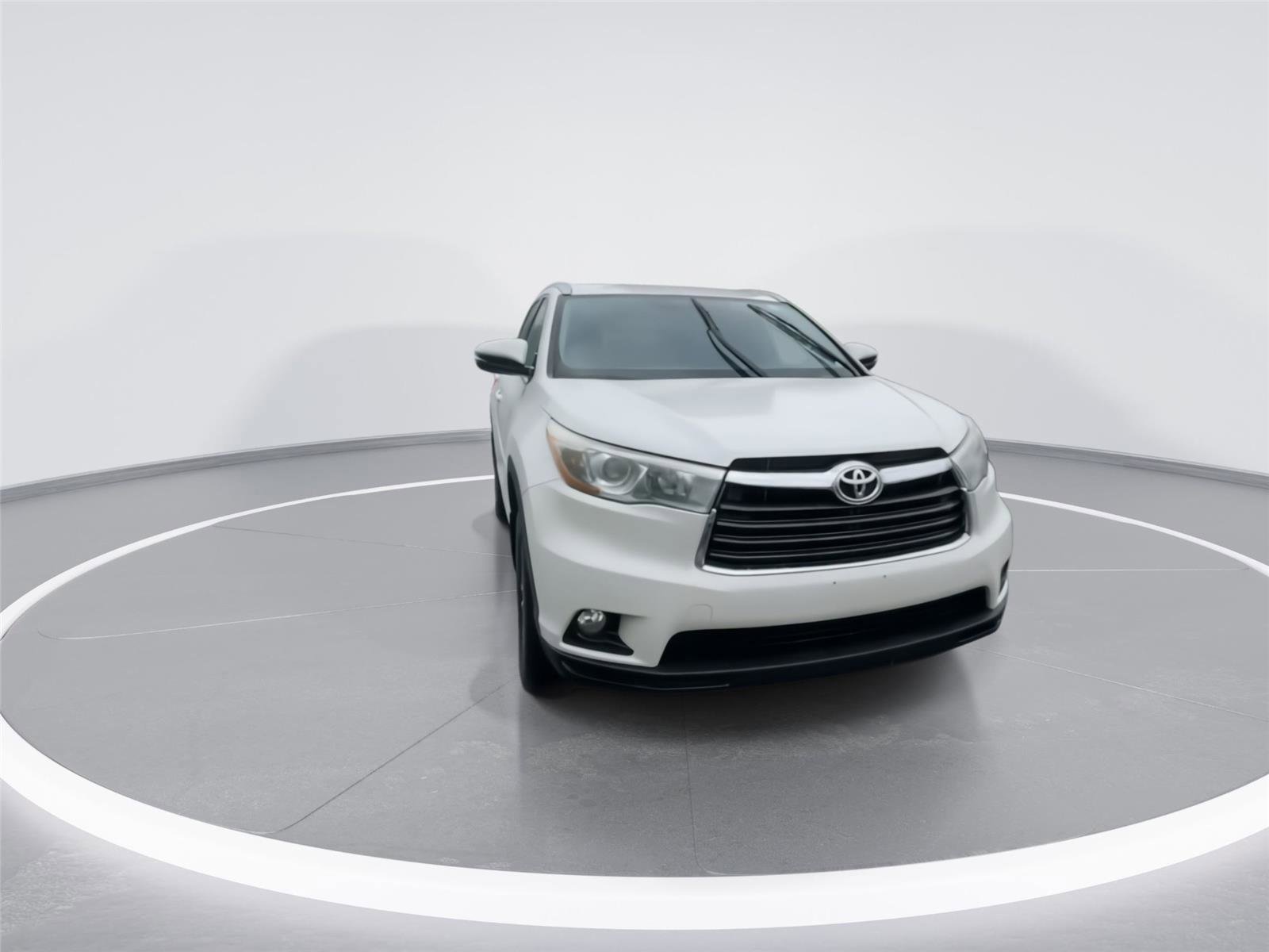 Used 2016 Toyota Highlander XLE w/ Protection Package #3 AWD/4WD image 2