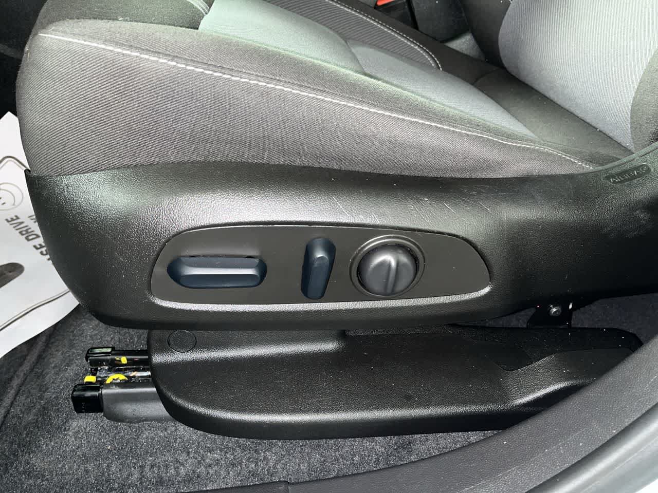 Used 2022 Chevrolet Equinox Premier w/ LPO, Floor Liner Package AWD/4WD image 14