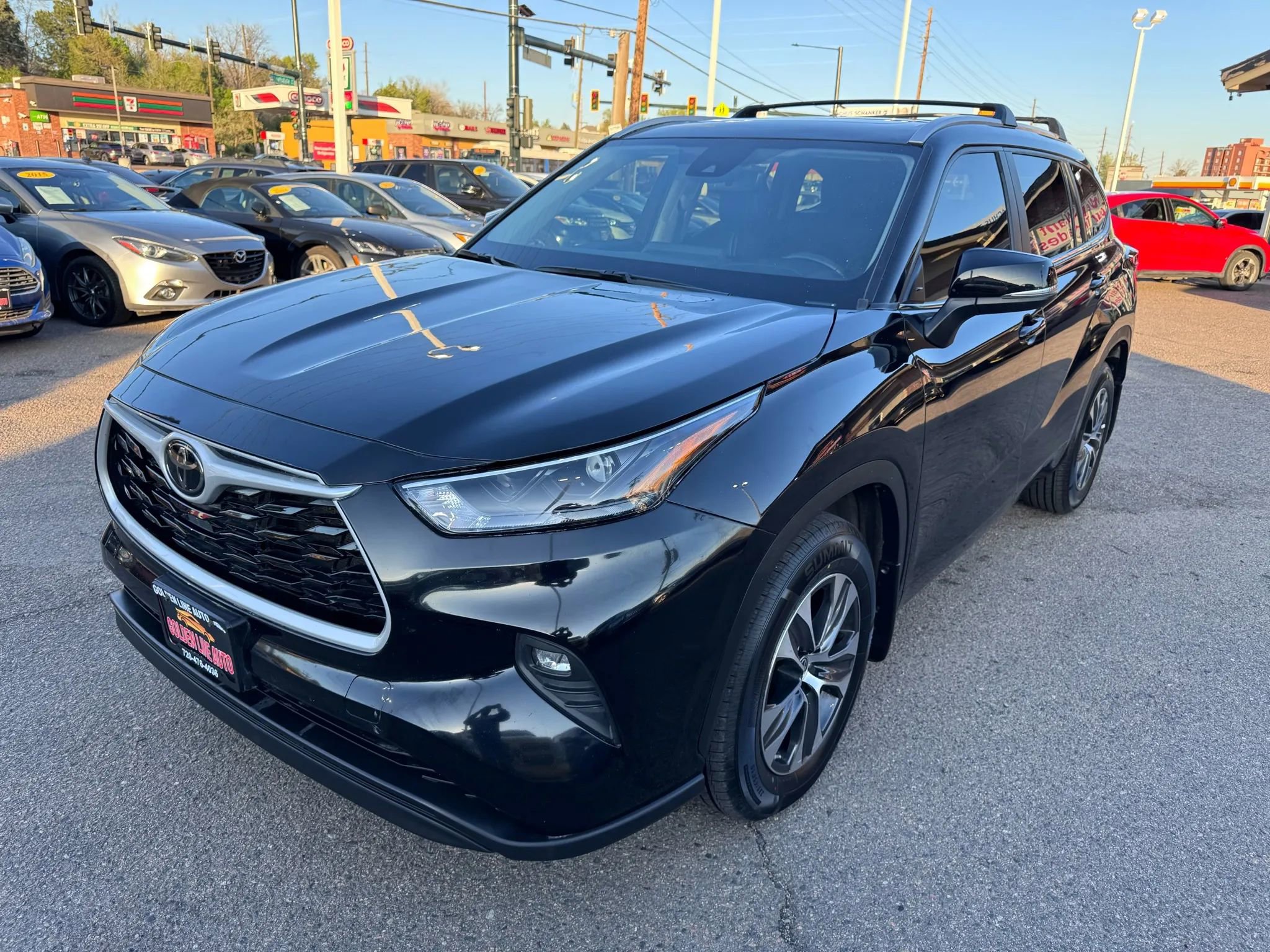 Used 2024 Toyota Highlander XLE image 4