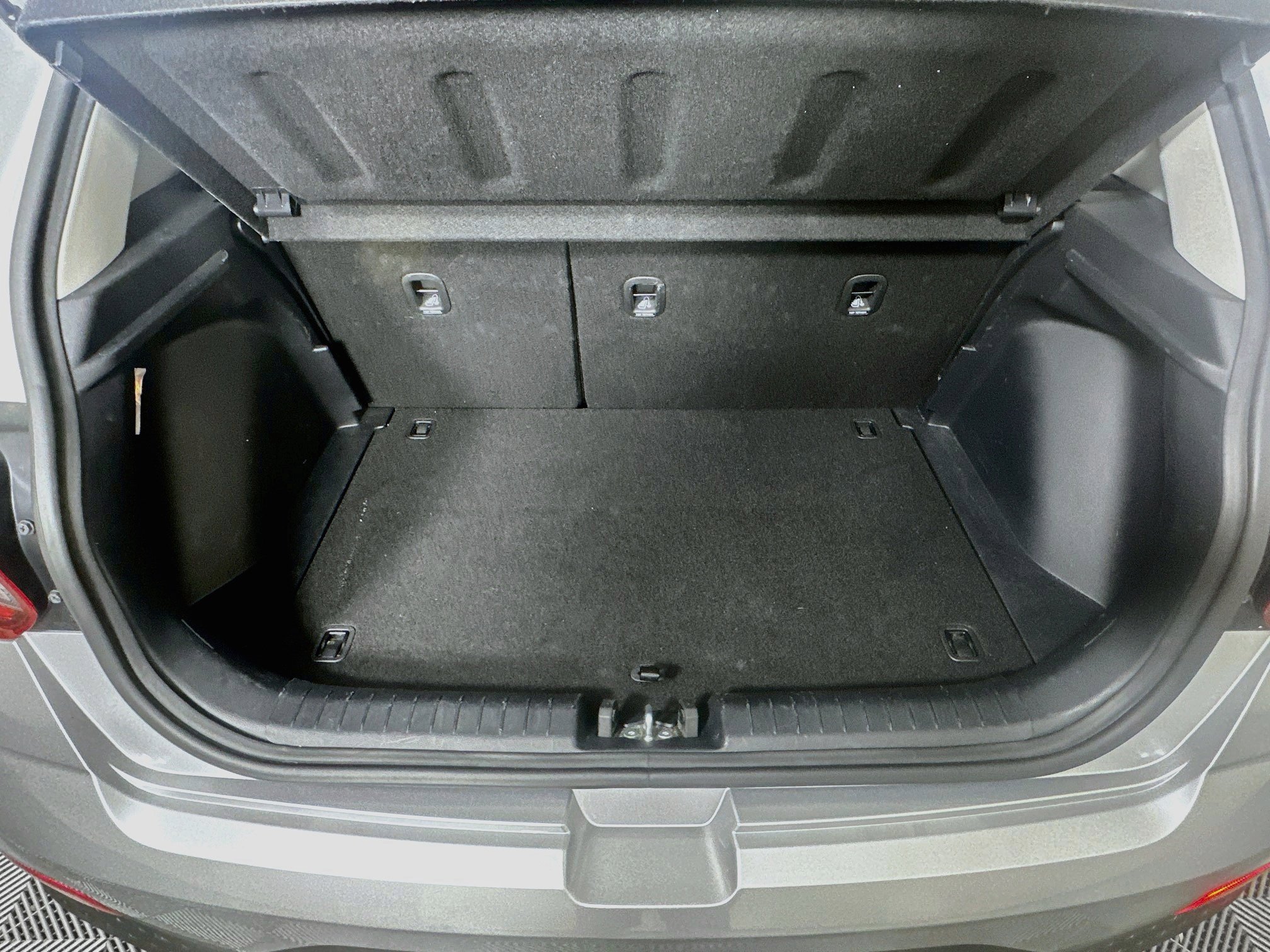 Used 2025 Hyundai Venue SEL FWD image 28