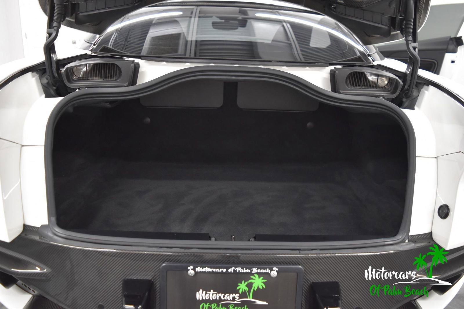 Used 2019 Aston Martin DBS Superleggera image 40