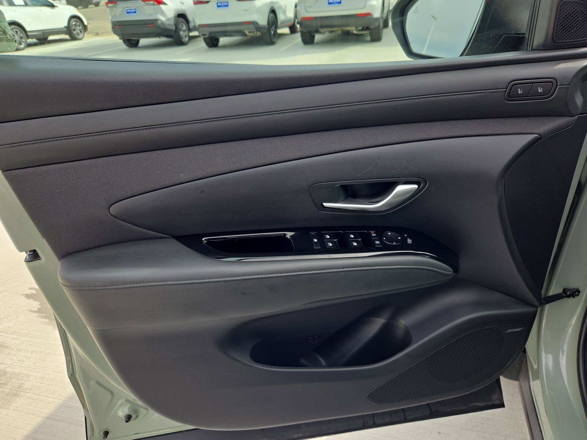 Used 2025 Hyundai Santa Cruz Limited AWD/4WD image 14