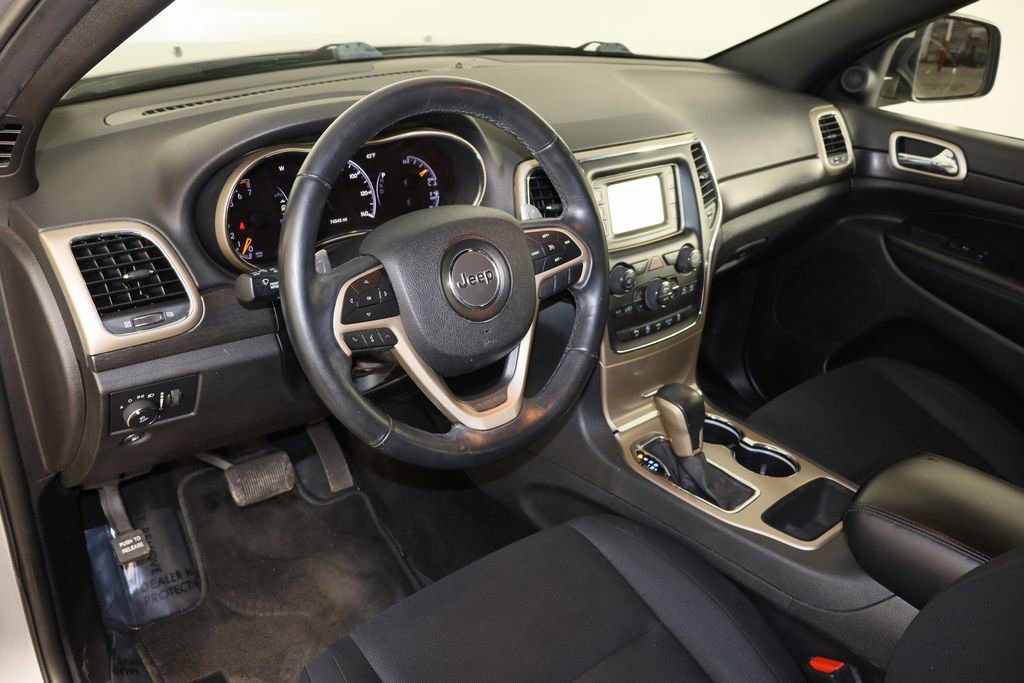 Used 2017 Jeep Grand Cherokee Laredo w/ Quick Order Package 23E image 27