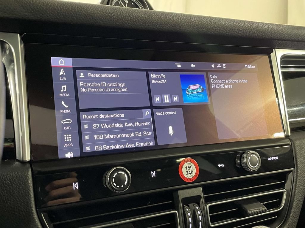 Certified 2024 Porsche Macan AWD/4WD image 28