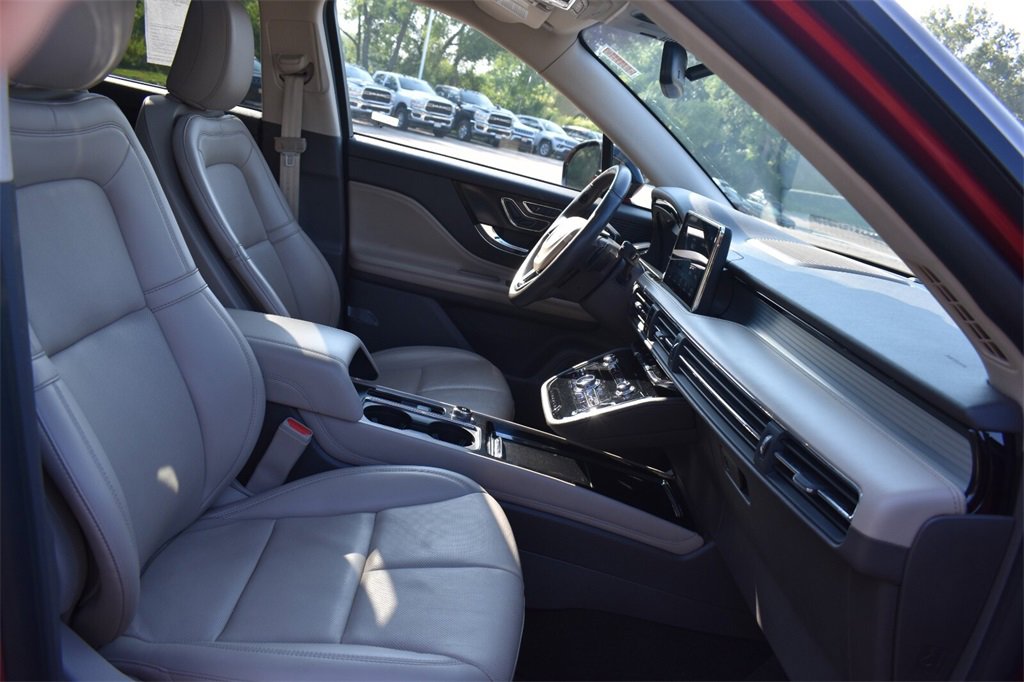 Used 2022 Lincoln Corsair AWD w/ Premium Package image 17