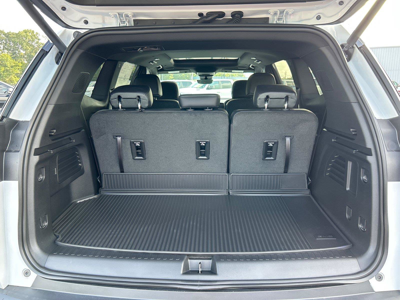 New 2026 GMC Acadia AT4 w/ Luxury Package AWD/4WD image 6