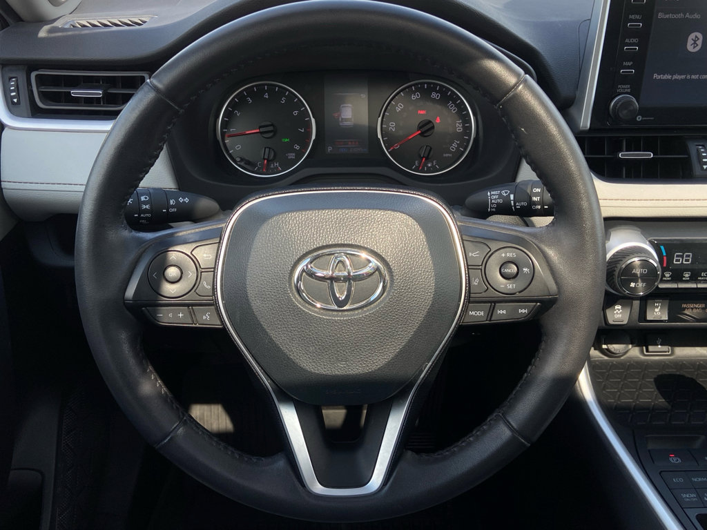 Used 2021 Toyota RAV4 XLE Premium AWD/4WD image 14