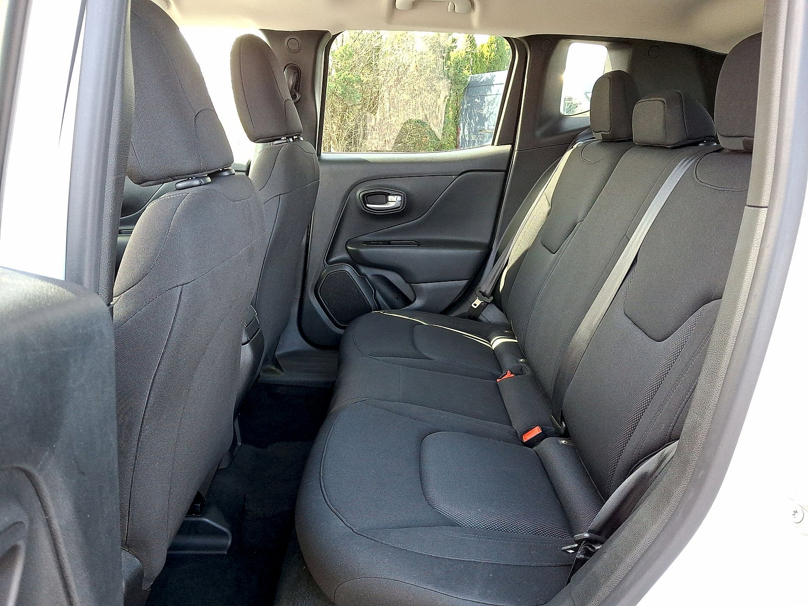 Used 2023 Jeep Renegade Latitude AWD/4WD image 19