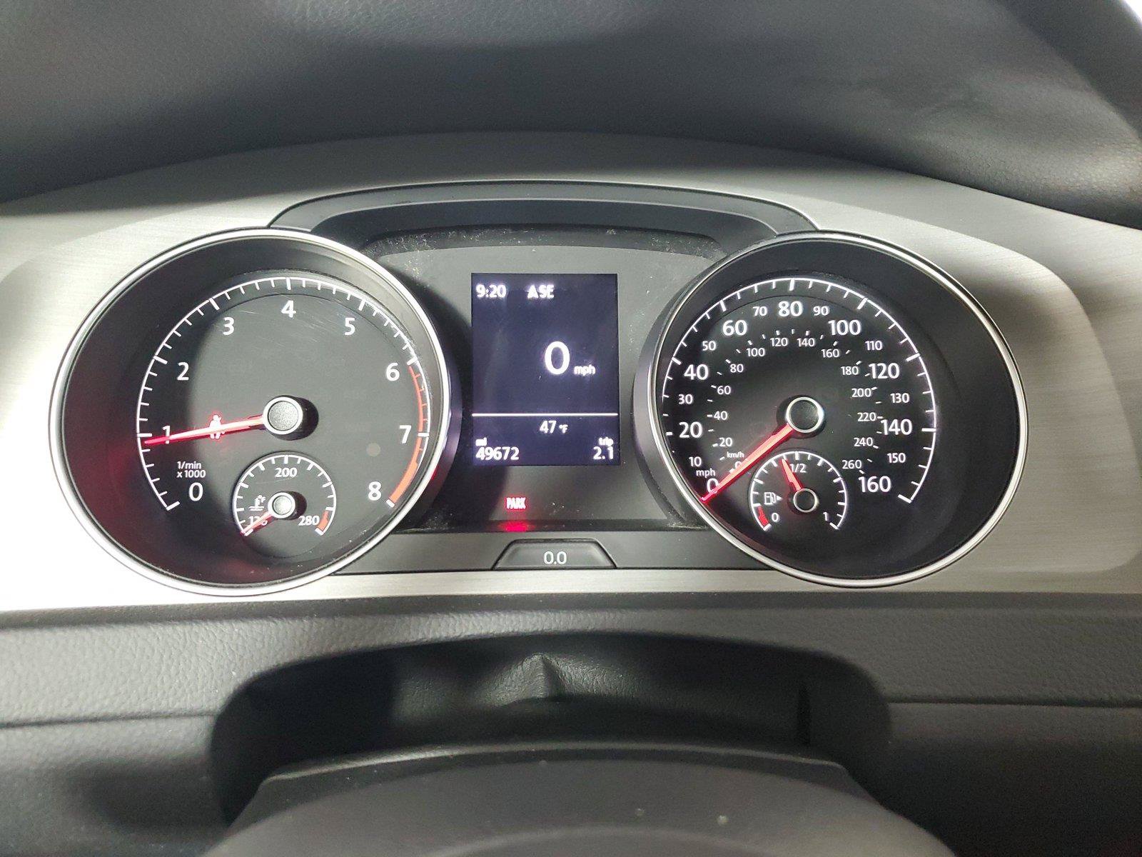 Used 2017 Volkswagen Golf 4-Door FWD image 26
