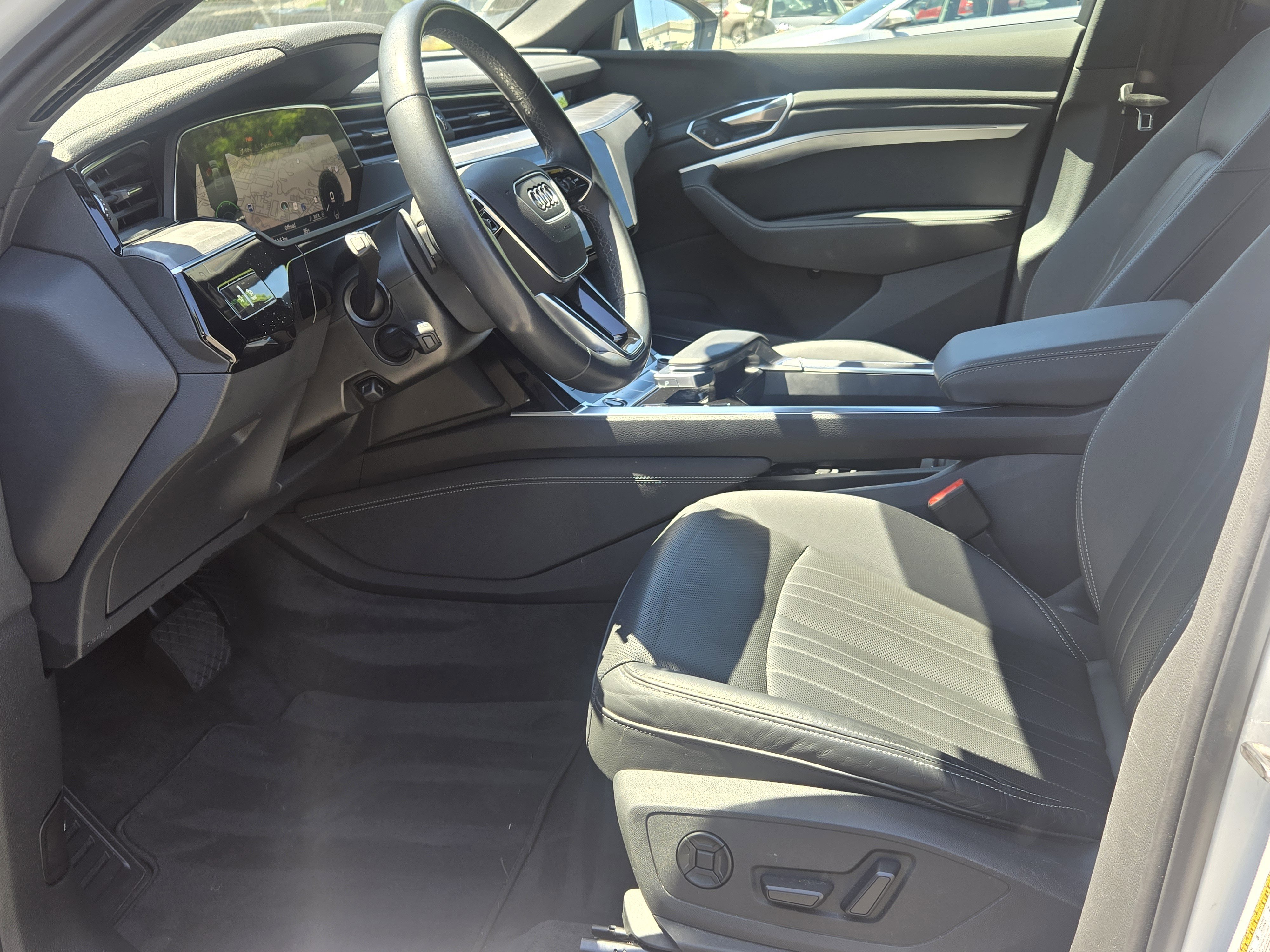 Certified 2024 Audi Q8 e-tron Premium Plus w/ Premium Plus Package AWD/4WD image 12