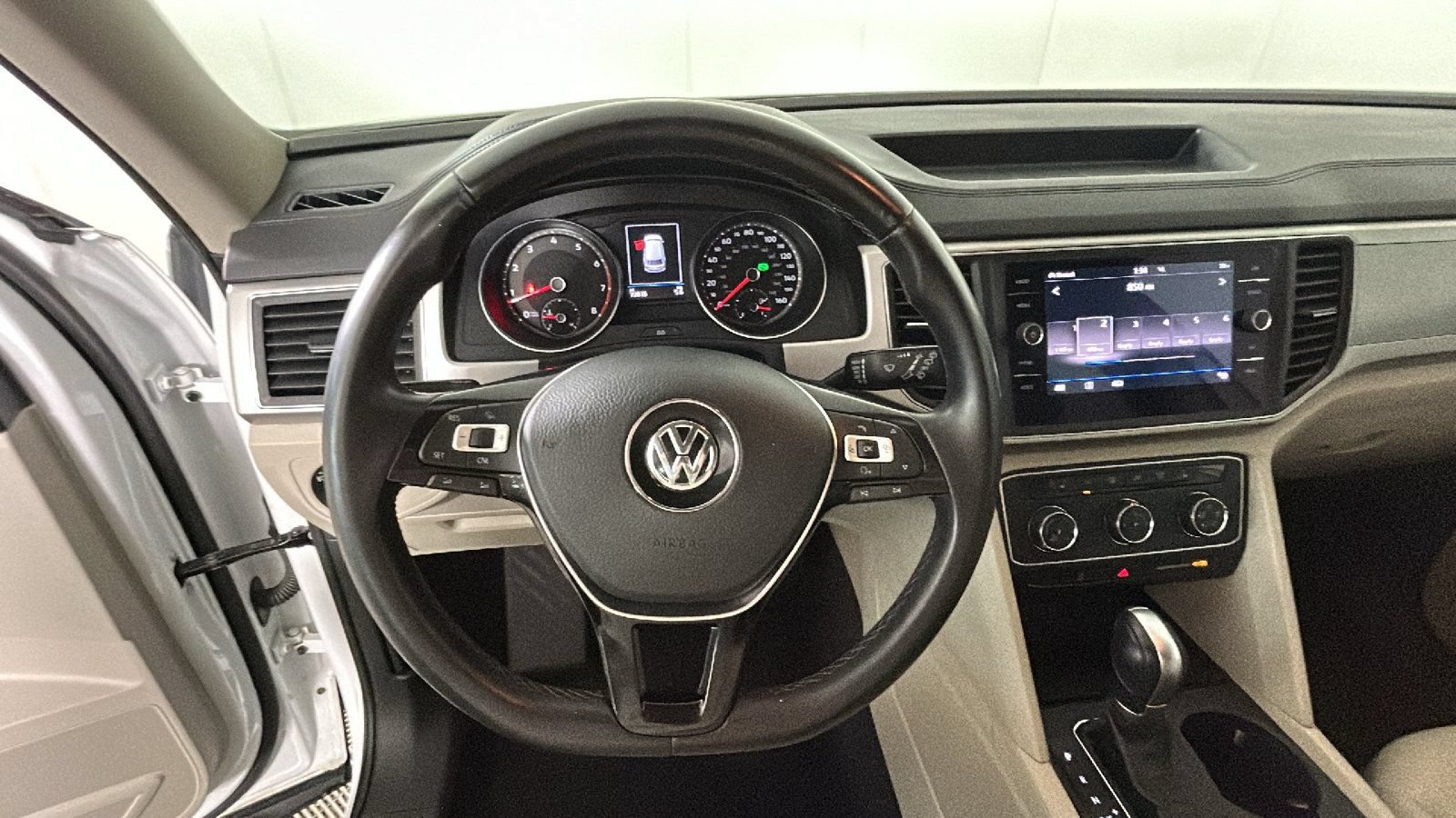 Used 2018 Volkswagen Atlas SE AWD/4WD image 18