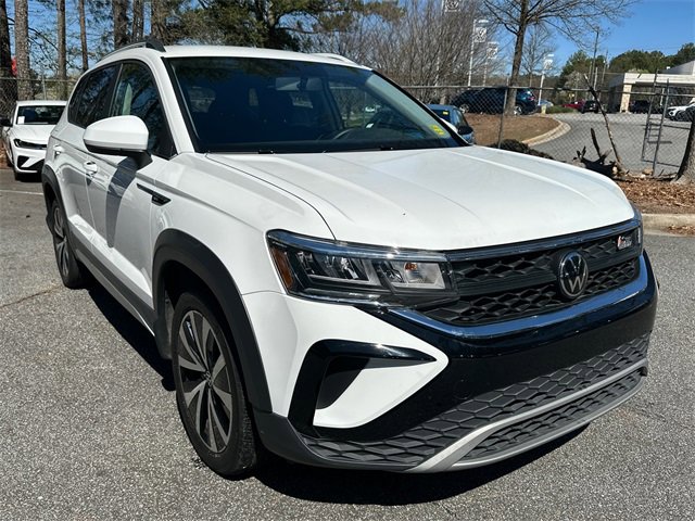 Used 2022 Volkswagen Taos SE image 3