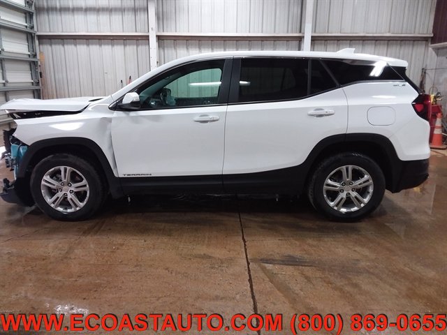 Used 2022 GMC Terrain SLE w/ LPO, Floor Liner Package AWD/4WD image 6