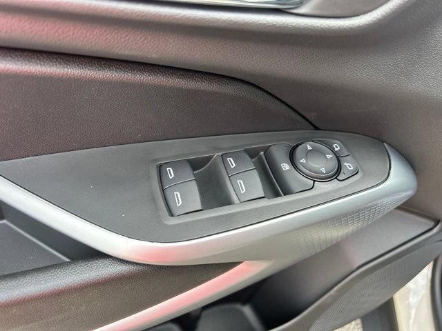 New 2026 Chevrolet Trax RS w/ Sunroof Package FWD image 13