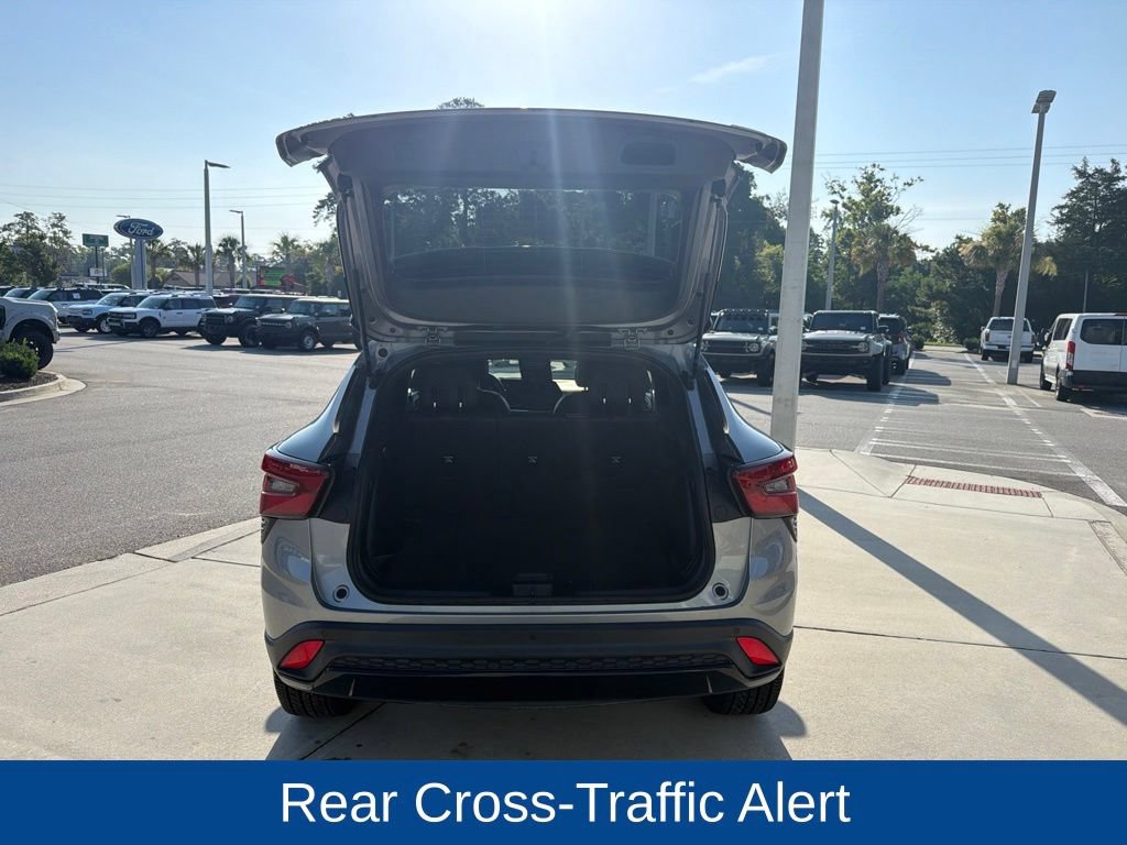 Used 2024 Chevrolet Trax RS w/ Driver Confidence Package FWD image 9