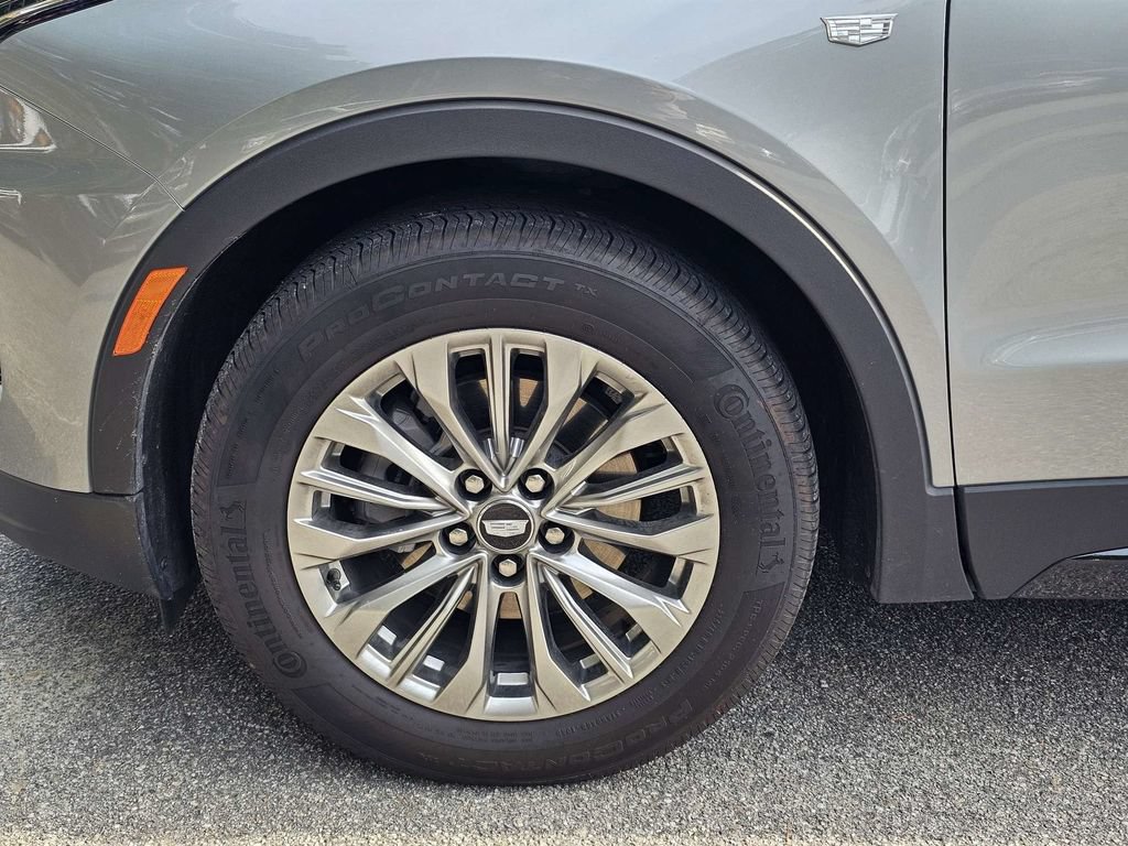 Used 2025 Cadillac XT4 Premium Luxury FWD image 11