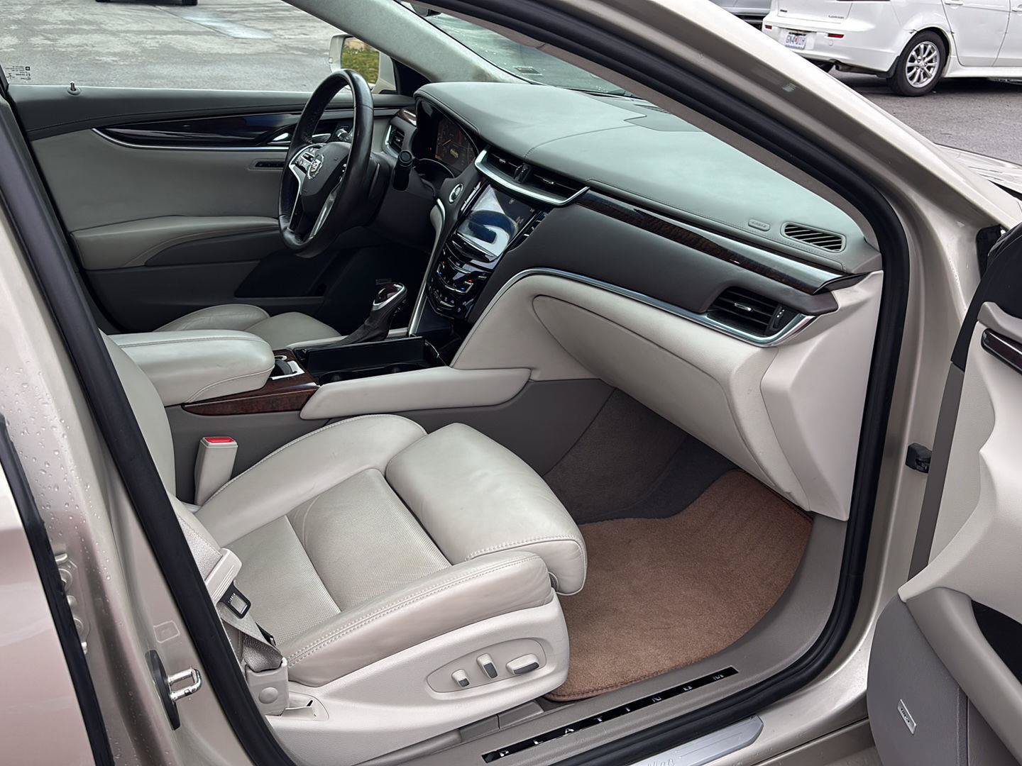 Used 2014 Cadillac XTS Platinum AWD/4WD image 25