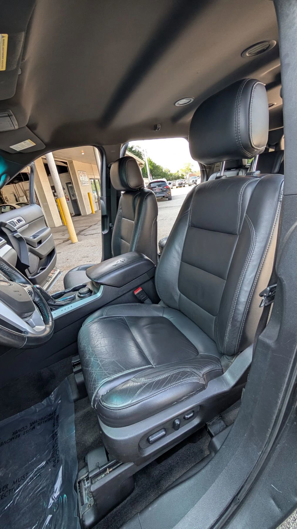 Used 2015 Ford Explorer XLT w/ Equipment Group 202A image 10