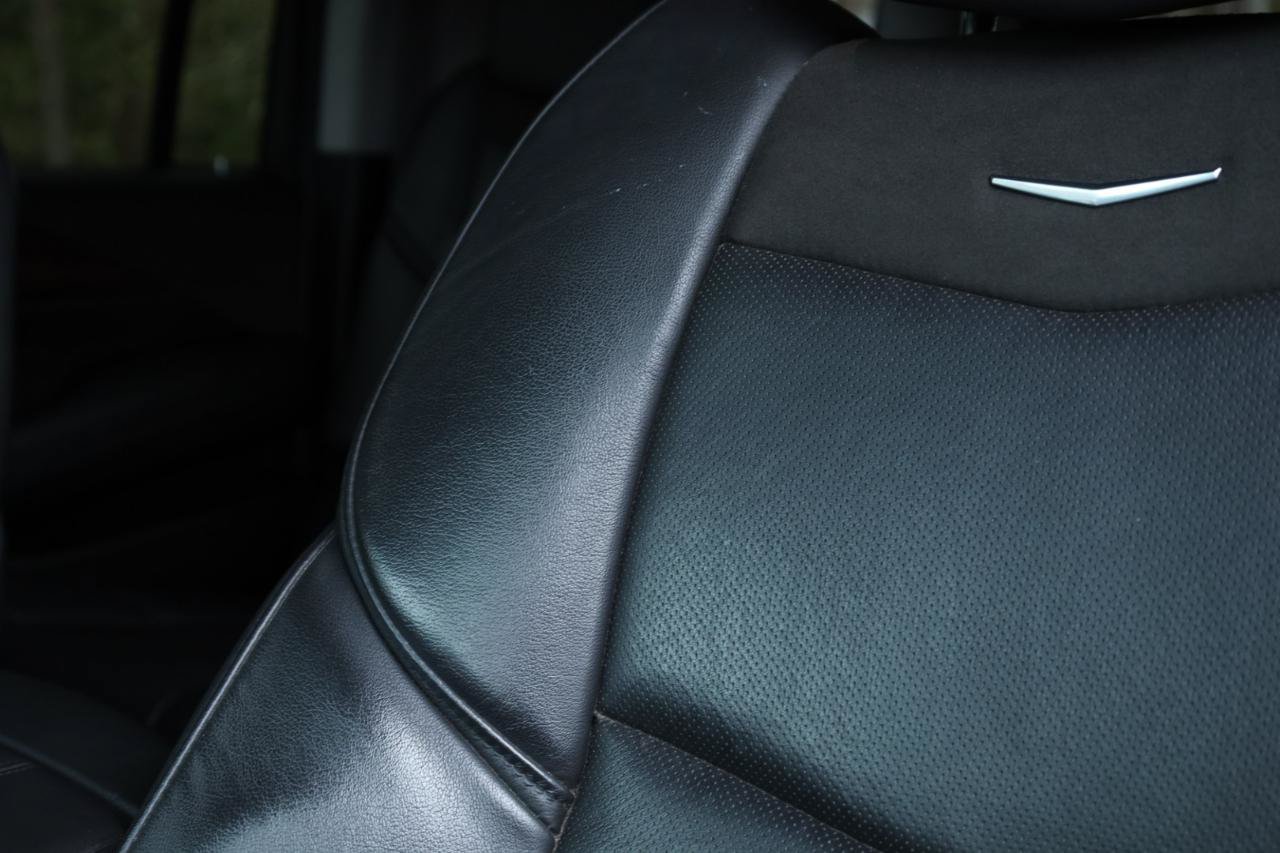 Used 2019 Cadillac Escalade ESV Luxury RWD image 30