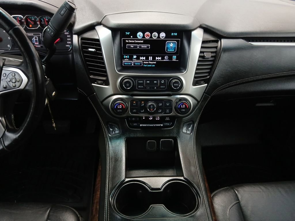 Used 2018 Chevrolet Suburban LT RWD image 3