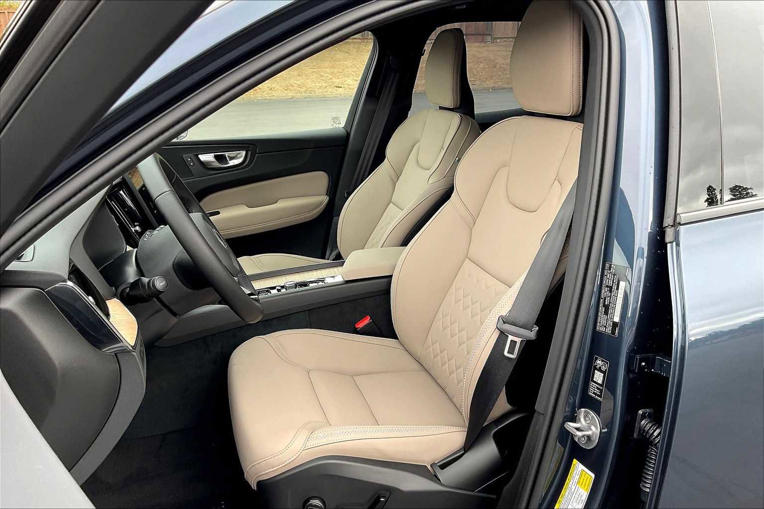 New 2026 Volvo XC60 T8 Plus w/ Protection Package Premier image 11