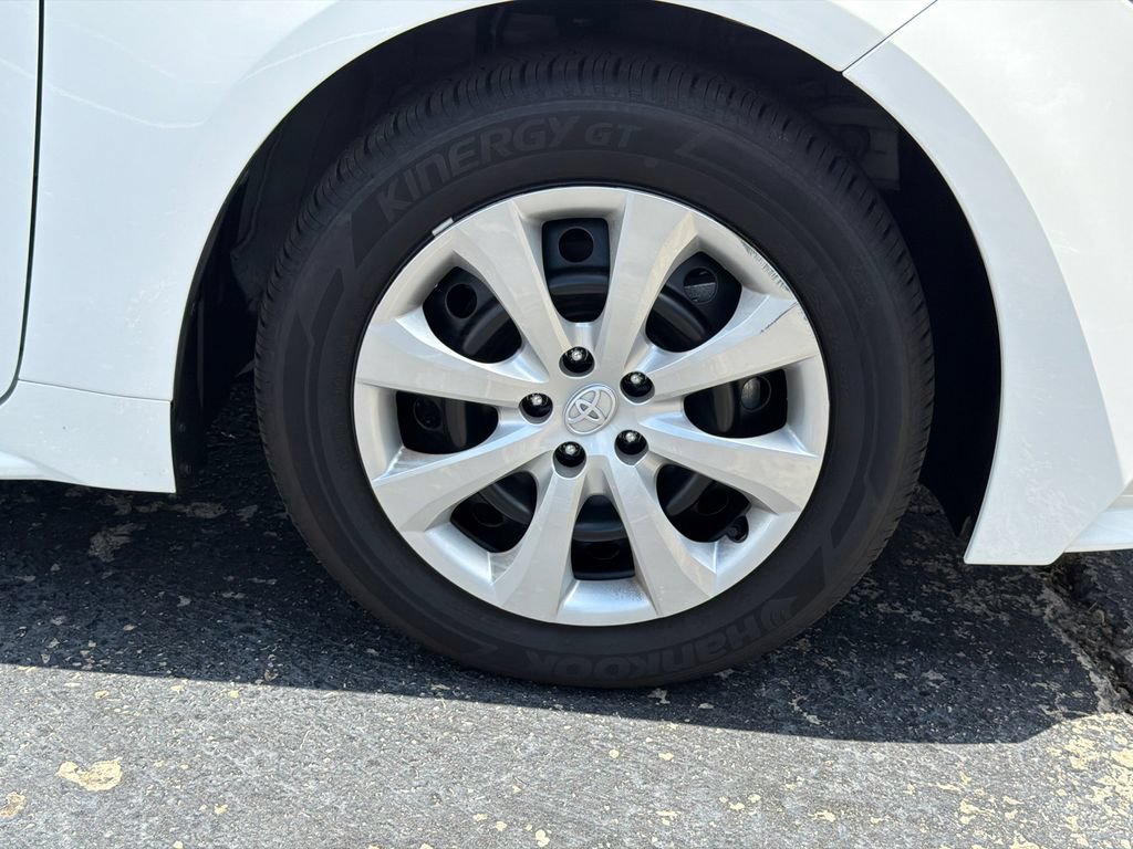 Used 2026 Toyota Corolla LE FWD image 14