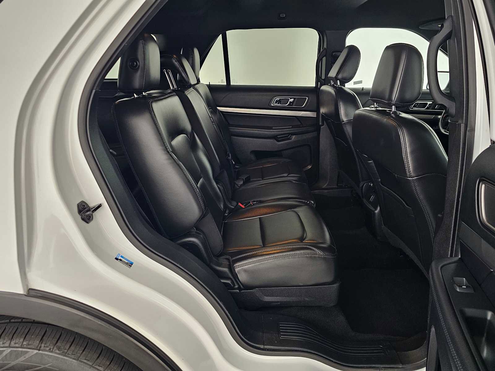 Used 2019 Ford Explorer XLT w/ Equipment Group 202A image 12