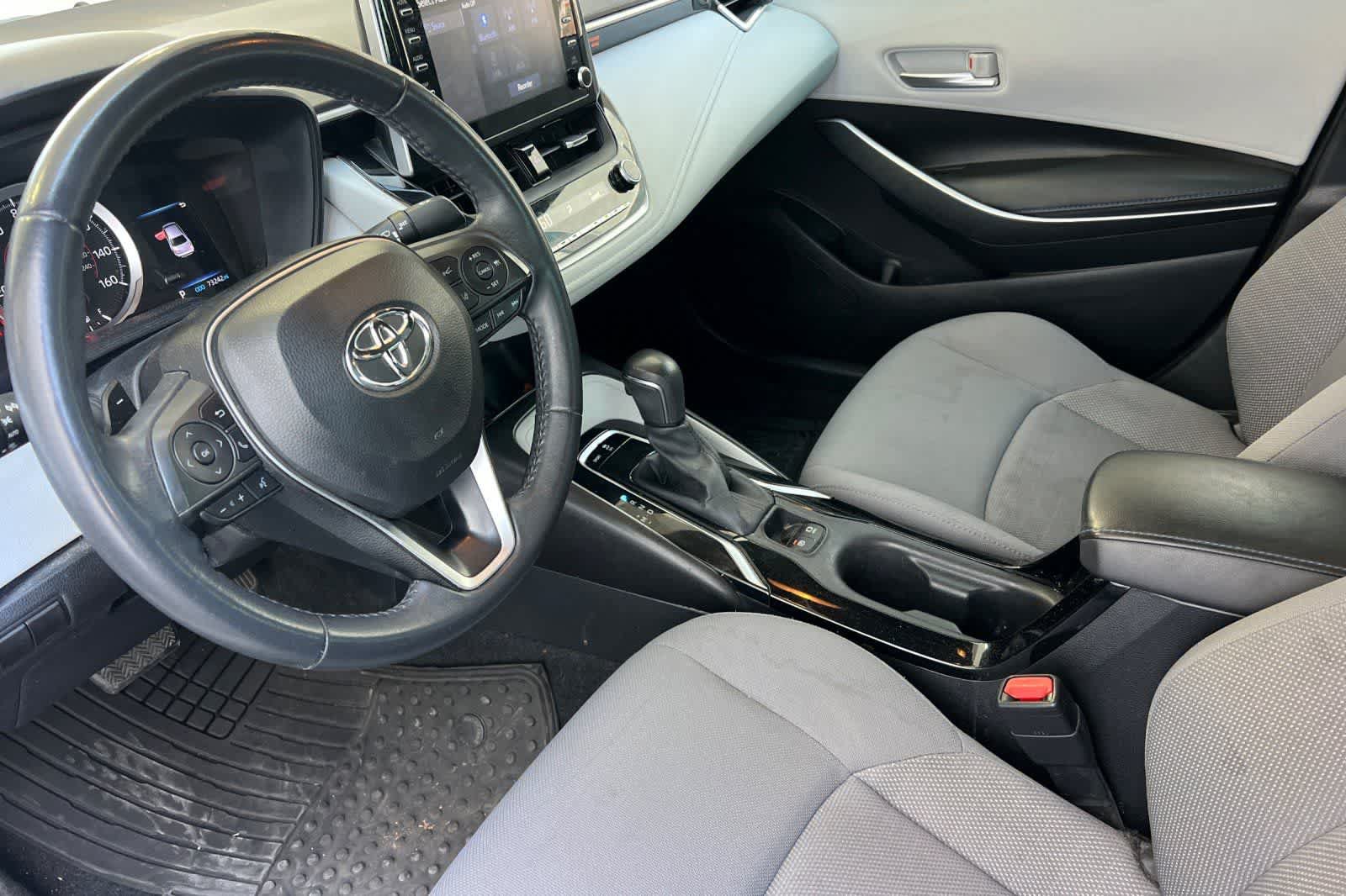 Used 2020 Toyota Corolla SE w/ SE Premium Package FWD image 14