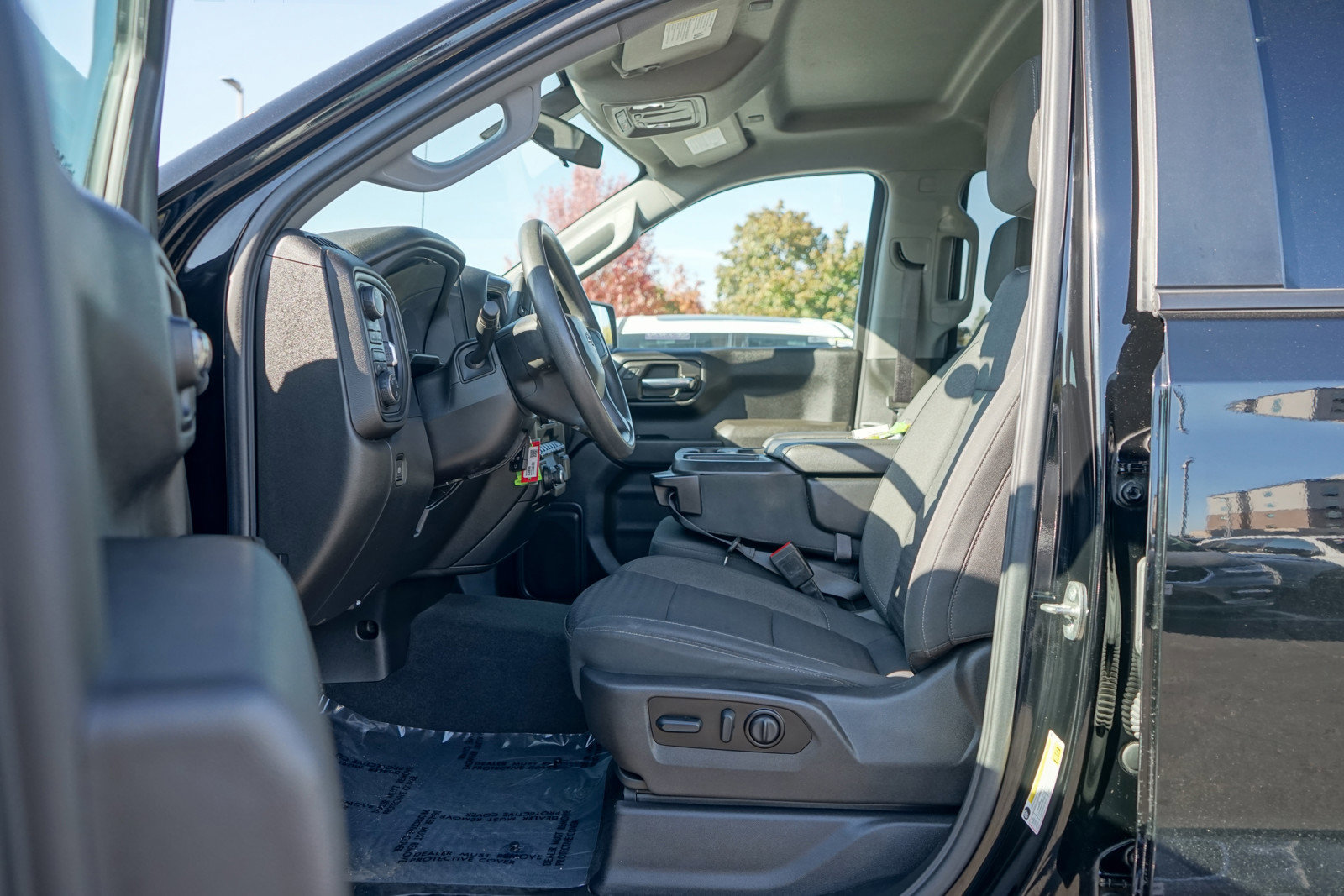 Used 2022 Chevrolet Silverado 1500 Custom Trail Boss w/ LPO, Dark Essentials Package image 13