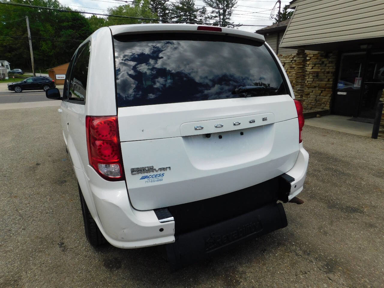 Used 2013 Dodge Grand Caravan SE image 12