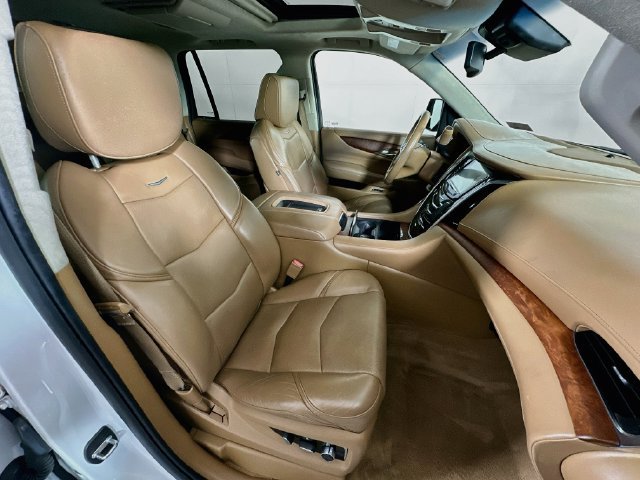 Used 2016 Cadillac Escalade Platinum AWD/4WD image 38