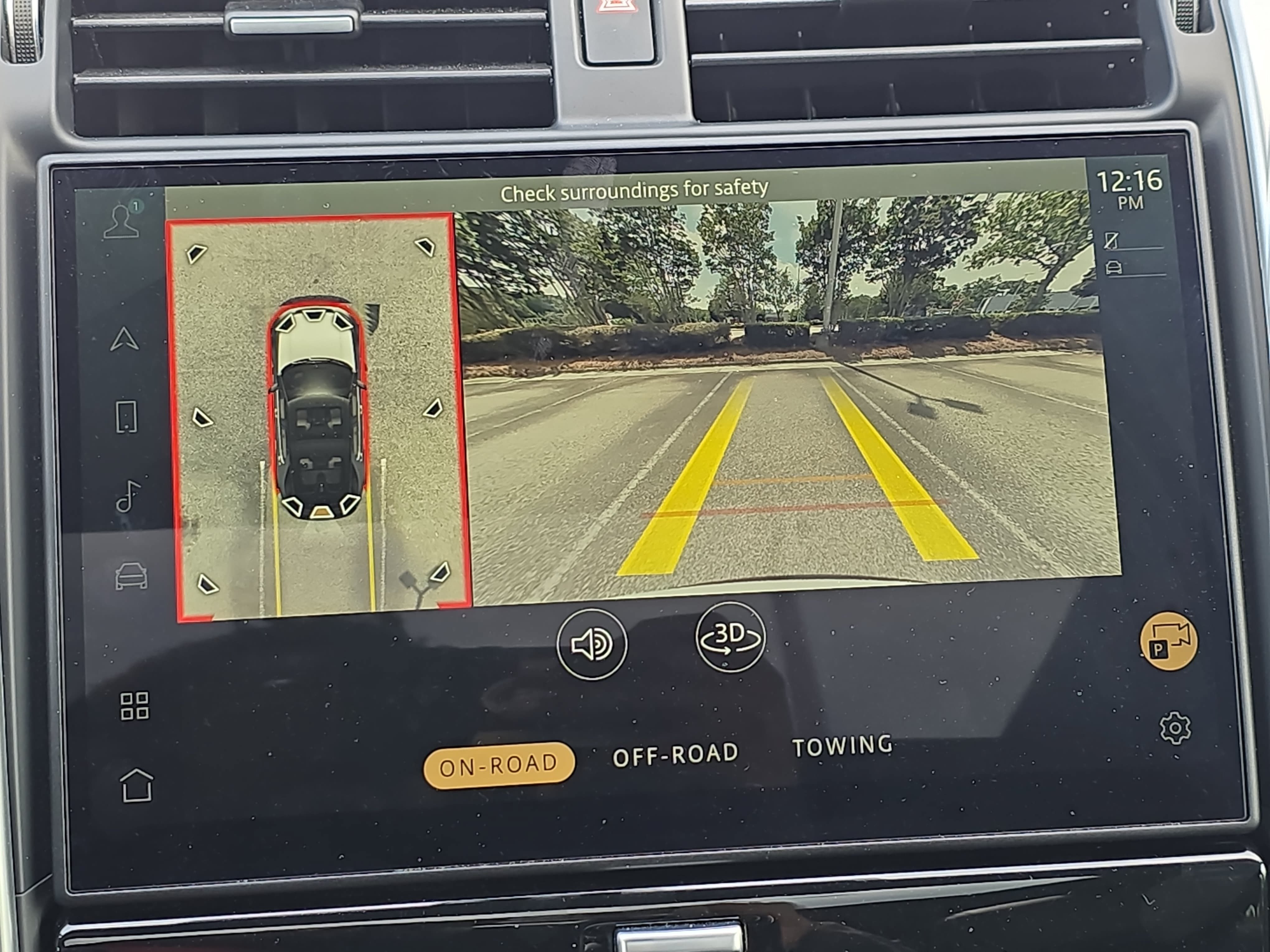 Certified 2025 Land Rover Discovery Dynamic SE AWD/4WD image 24