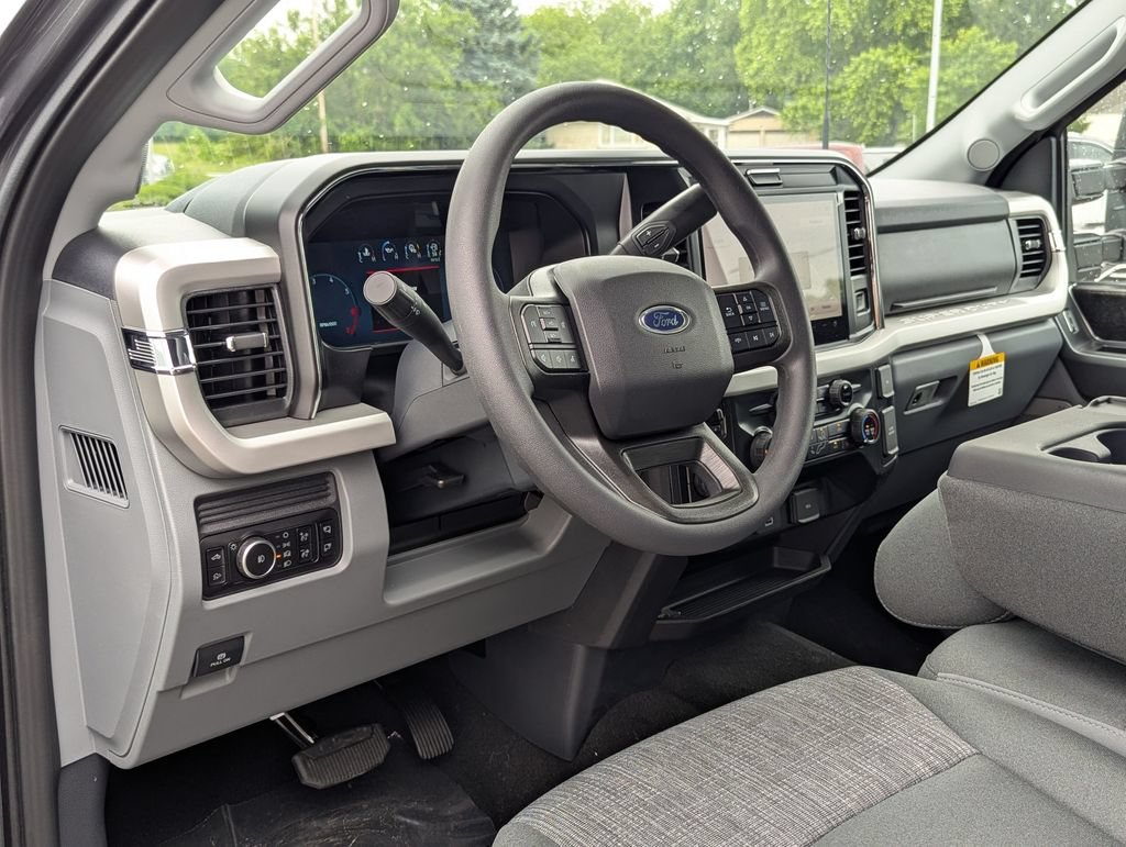 New 2026 Ford F250 XLT w/ XLT Premium Package AWD/4WD image 5