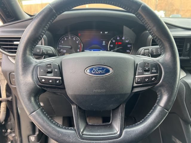 Used 2020 Ford Explorer XLT w/ Equipment Group 202A AWD/4WD image 27