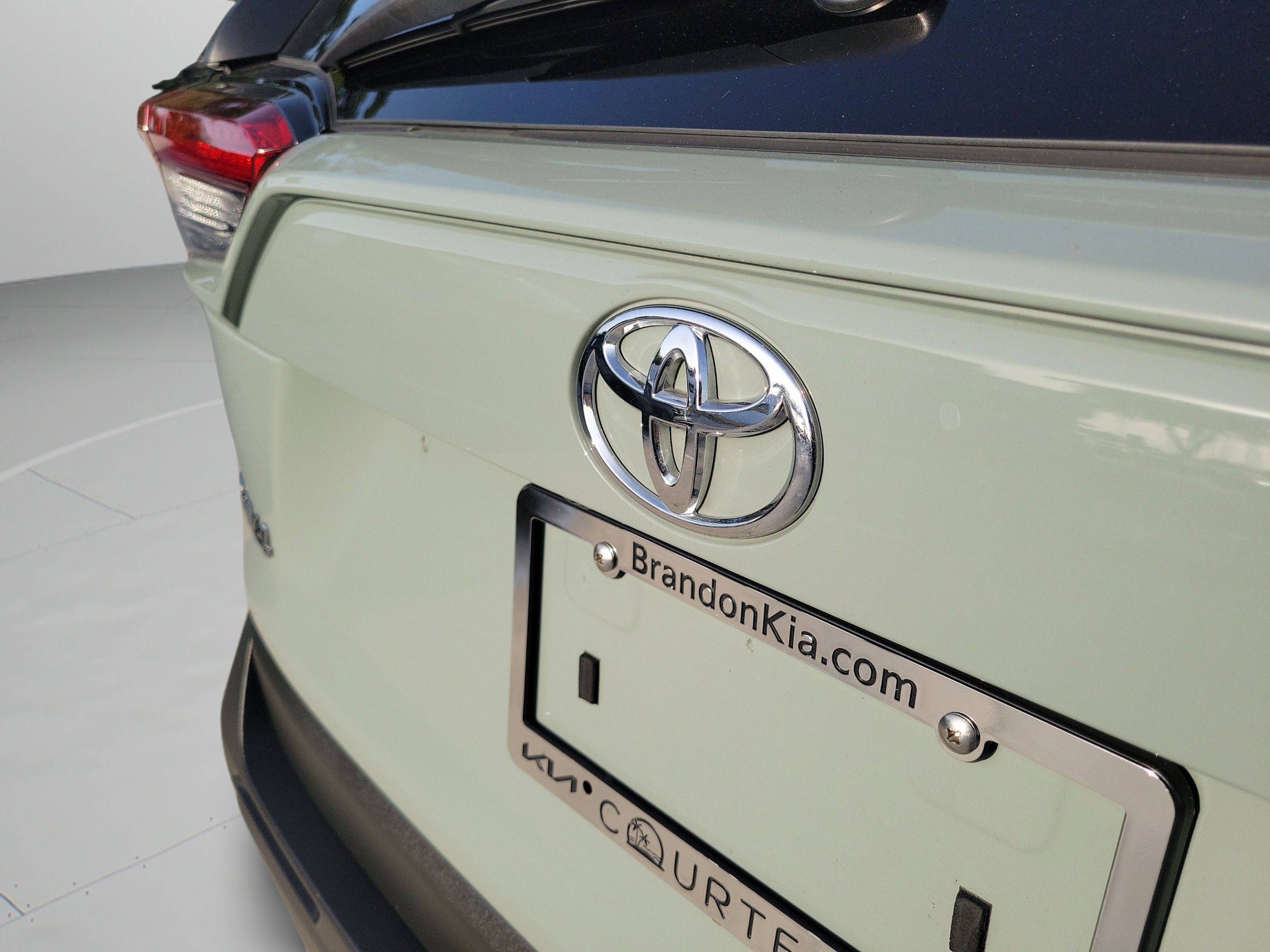 Used 2020 Toyota RAV4 XLE w/ Convenience Package FWD image 30