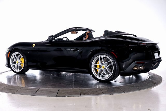 Used 2024 Ferrari Roma Spider image 7