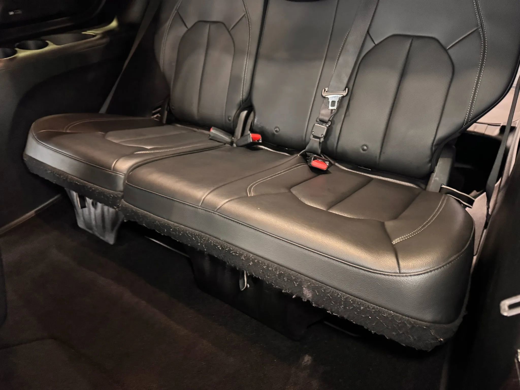Used 2019 Chrysler Pacifica Touring-L Plus w/ Advanced Safetytec Group FWD image 23