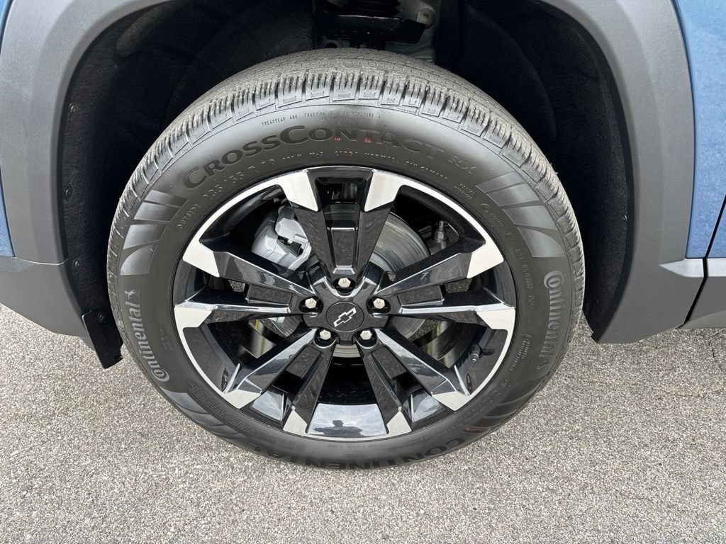 New 2027 Chevrolet Equinox RS w/ Safety and Technology Package AWD/4WD image 9
