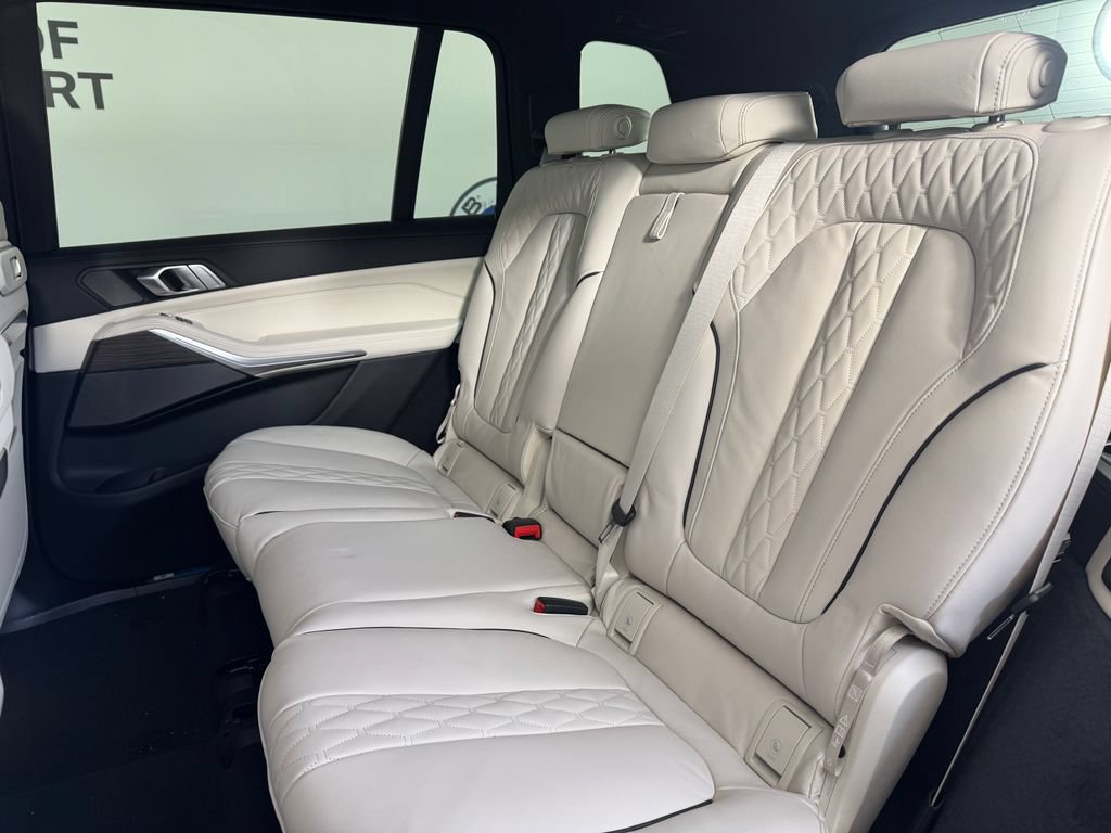 New 2027 BMW X7 xDrive40i w/ Executive Package AWD/4WD image 15