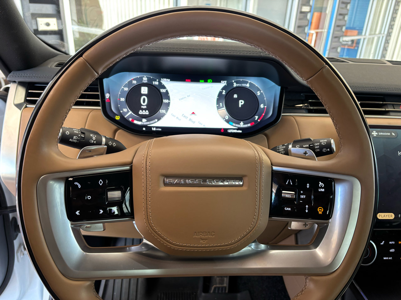 Used 2023 Land Rover Range Rover SE image 18