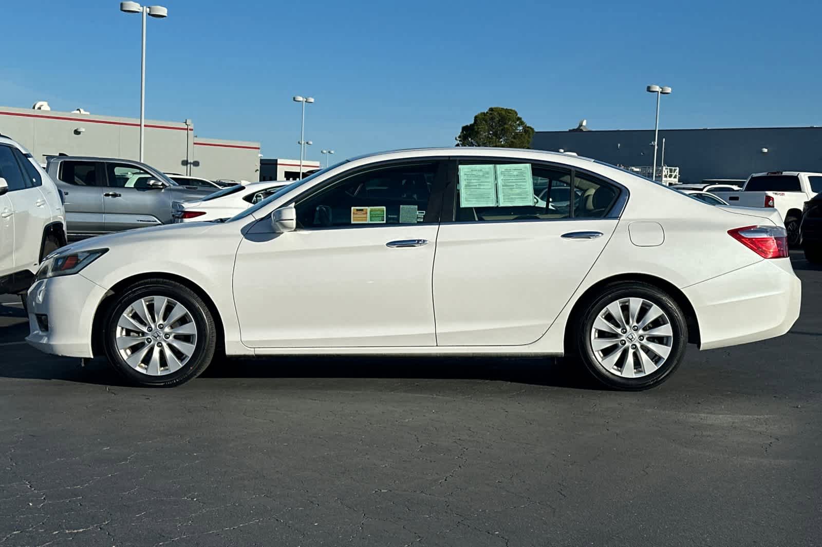 Used 2015 Honda Accord EX-L image 9