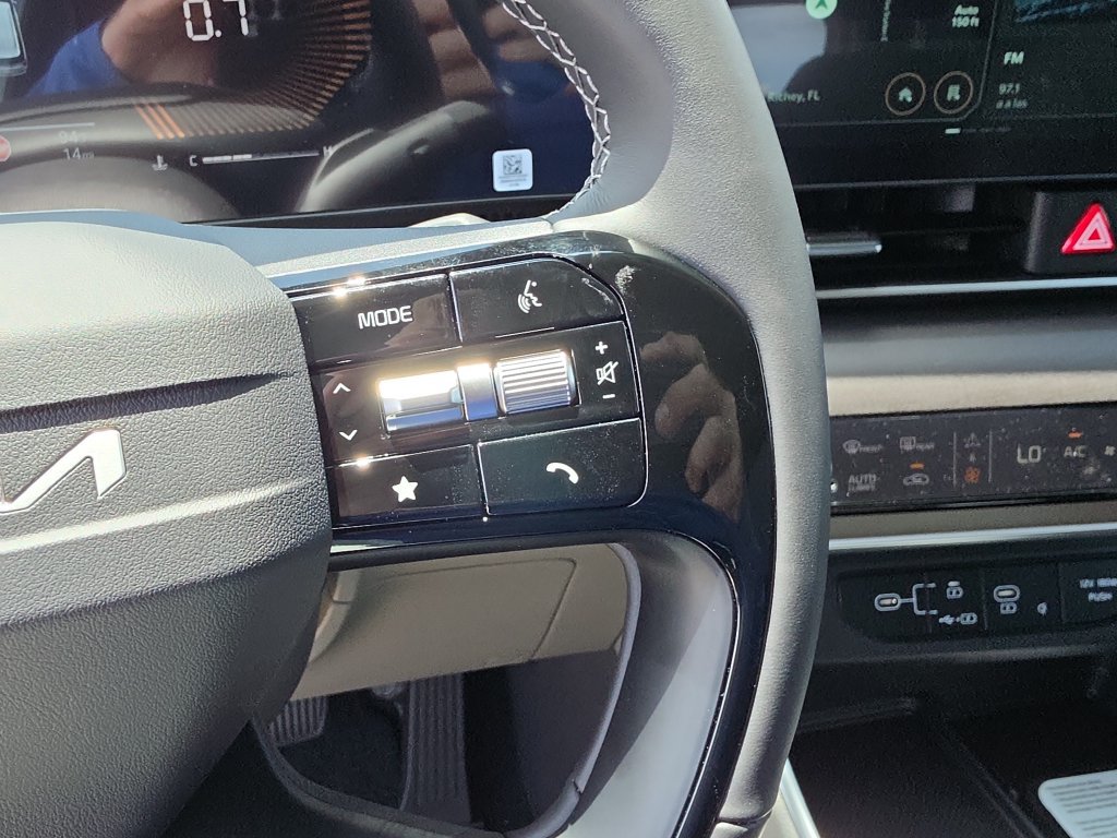 New 2027 Kia Carnival EX FWD image 32