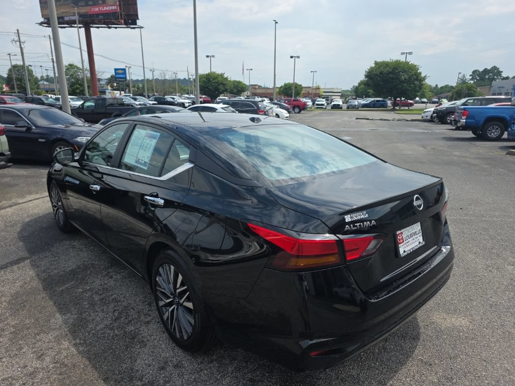 Used 2025 Nissan Altima 2.5 SV FWD image 6