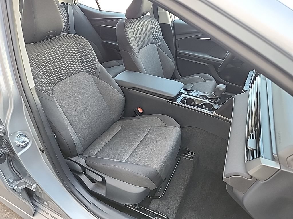 Used 2026 Toyota Camry LE FWD image 34