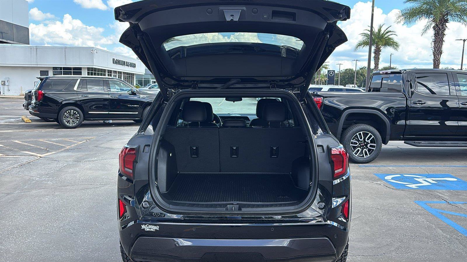 Certified 2026 GMC Terrain AT4 w/ LPO, Black Badging Package AWD/4WD image 19