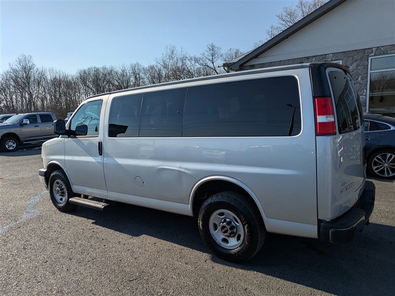 Used 2020 GMC Savana 2500 LS w/ Enhanced Convenience Package RWD image 4