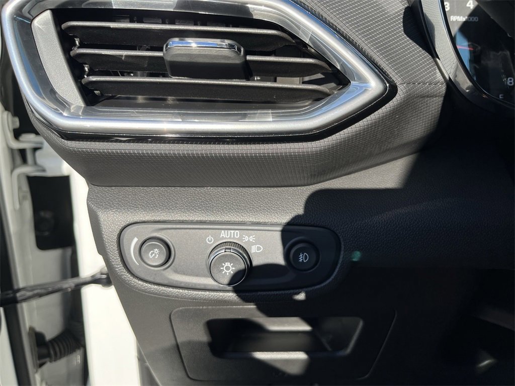 Used 2023 Chevrolet TrailBlazer LT image 18